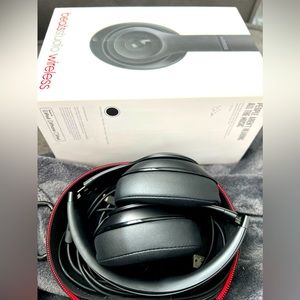 BEATS BY DRE WIRELESS HEADPHONES